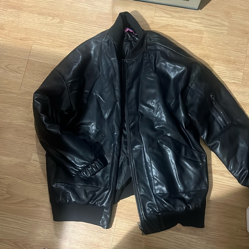 BEAUTIFUL QUALITY! FAUX LEATHER